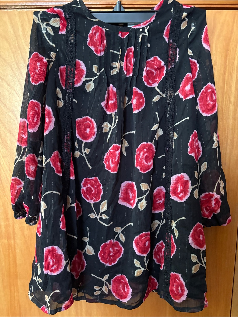 Kate spade shiffon dress with gold thread
